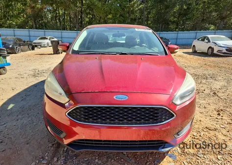2016 Ford Focus Se z USA, uszkodzony, nr VIN 1FADP3K24GL273731